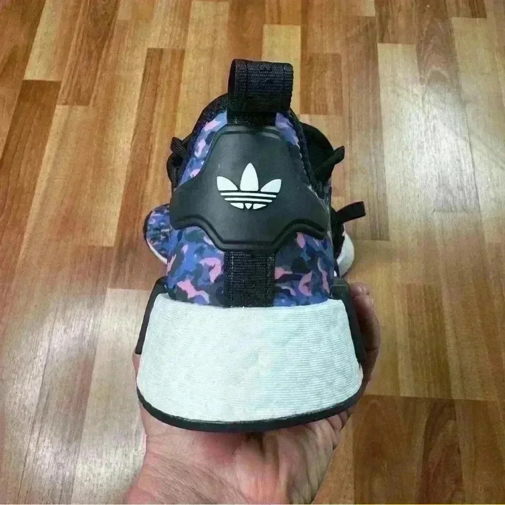 ๐ฐHUGE CLEARANCE SALE ๐ฐ Adidas NMD_R1 (HQ6183) Womens Shoes Size 8 - Picture 10 of 12